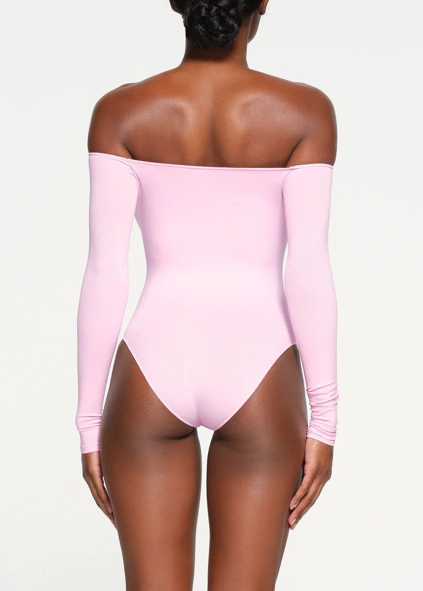 ESSENTIAL OFF THE SHOULDER BODYSUIT